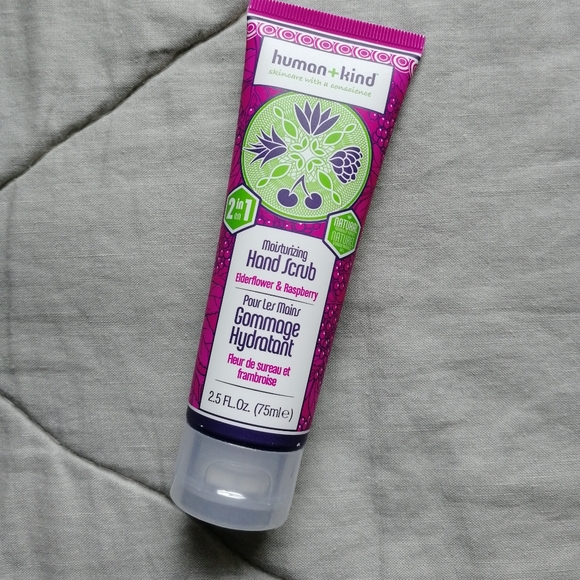 HUMAN + KIND Moisturizing Hand Scrub Raspberry and Elderflower NEW - Picture 1 of 2